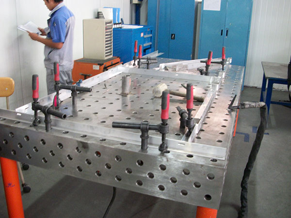 三維柔性組合焊接夾具