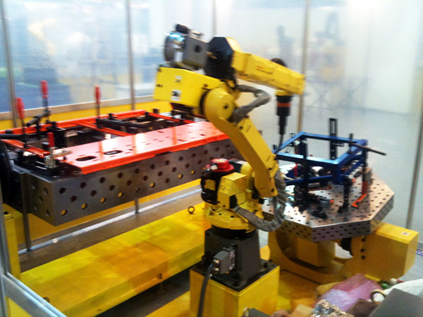 機(jī)器人焊接工裝平臺(tái)