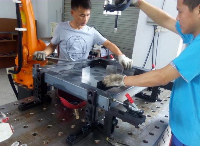 機器人柔性組合工裝