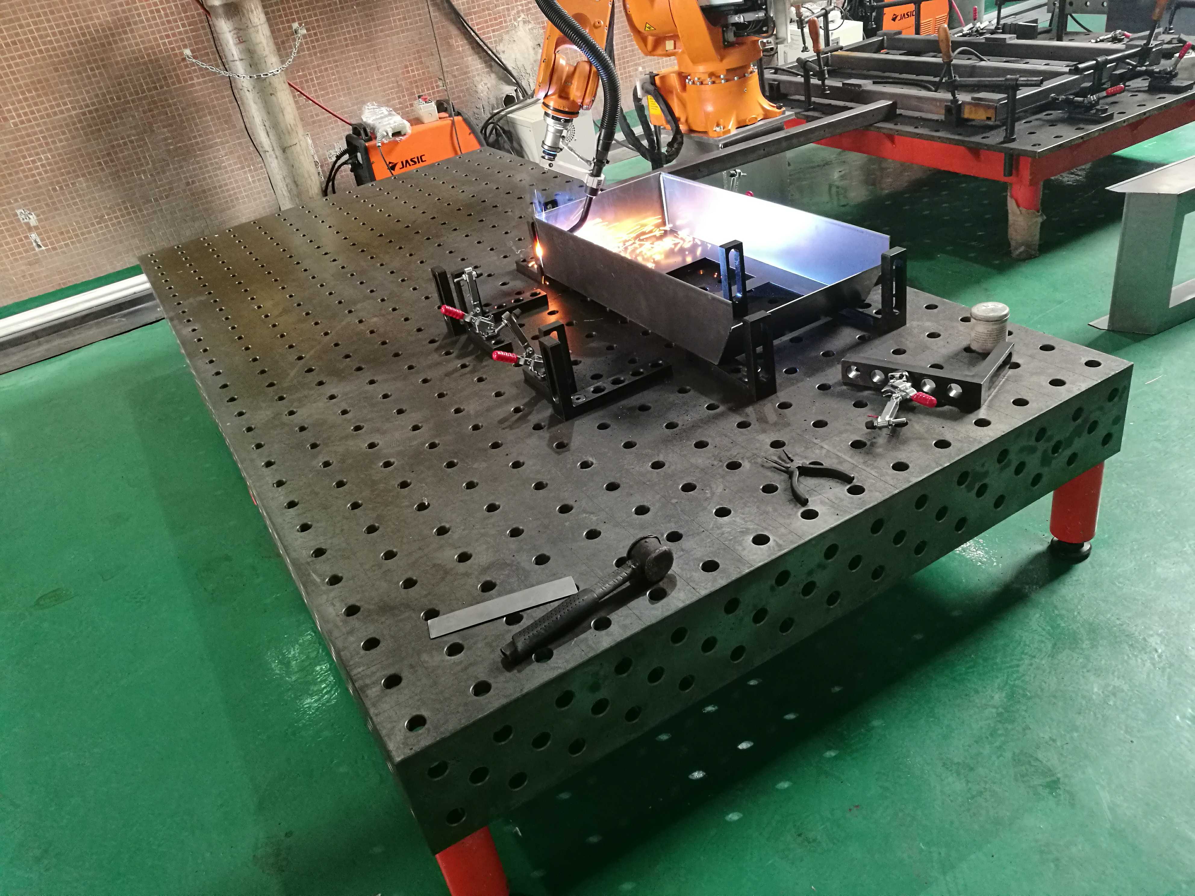 機(jī)器人工作臺(tái)